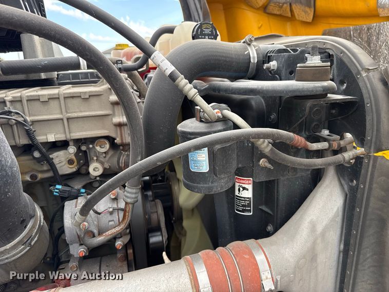 image for item FC4228 2021 Freightliner Cascadia 126 semi truck