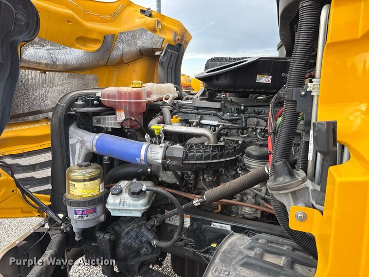 image for item FC4228 2021 Freightliner Cascadia 126 semi truck