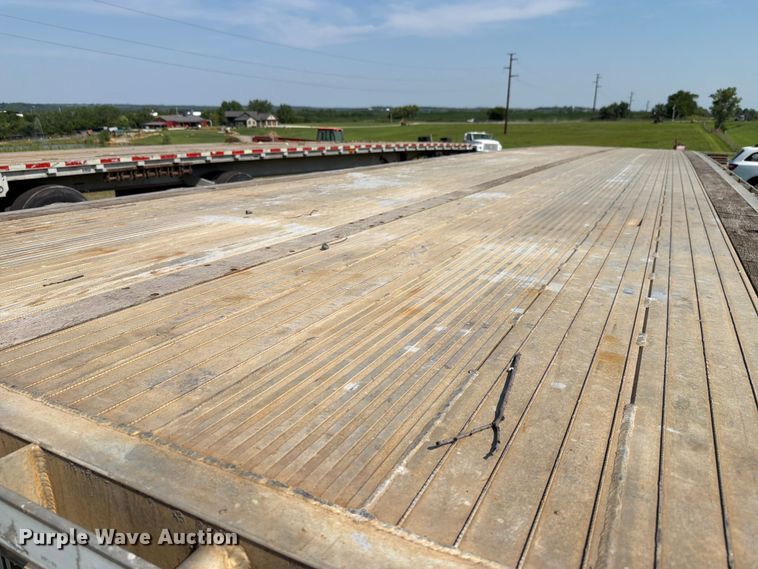 image for item FH6181 2007 Reinke flatbed trailer
