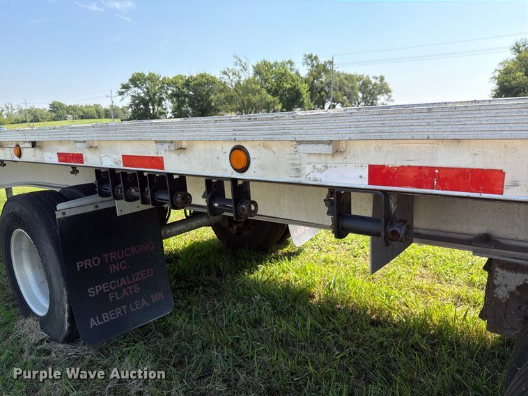 image for item FH6181 2007 Reinke flatbed trailer
