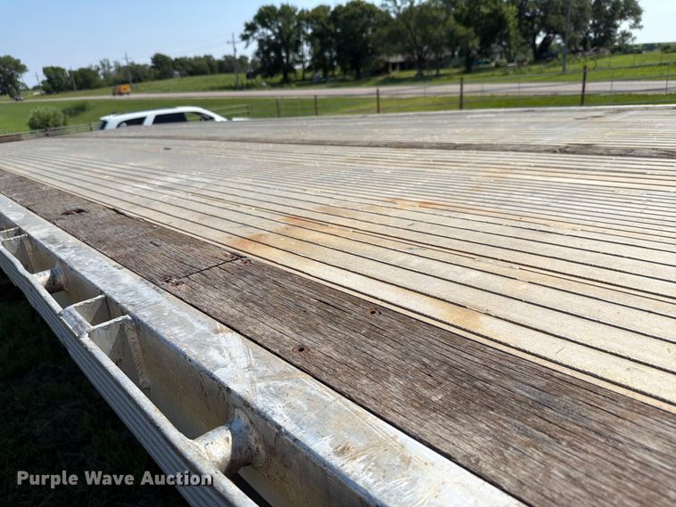 image for item FH6181 2007 Reinke flatbed trailer