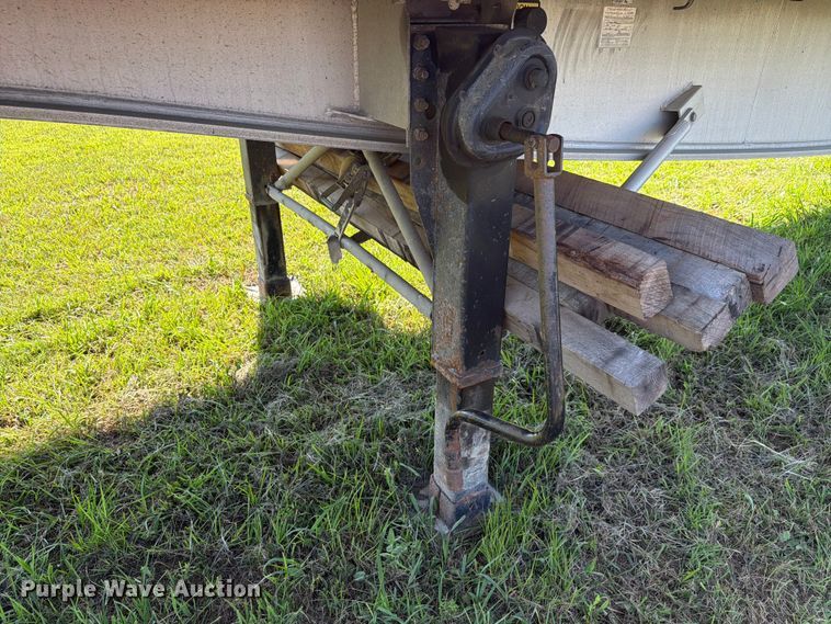 image for item FH6181 2007 Reinke flatbed trailer