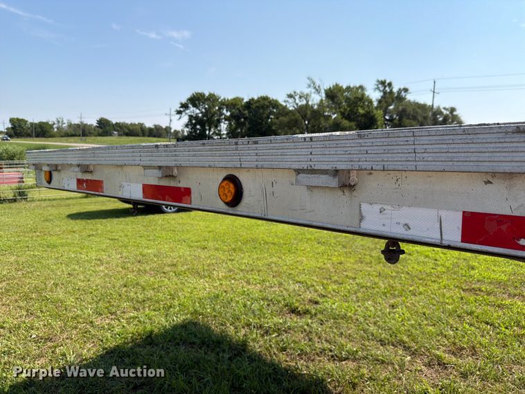 image for item FH6181 2007 Reinke flatbed trailer