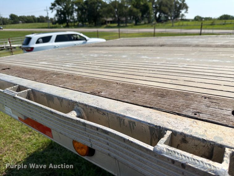 image for item FH6181 2007 Reinke flatbed trailer