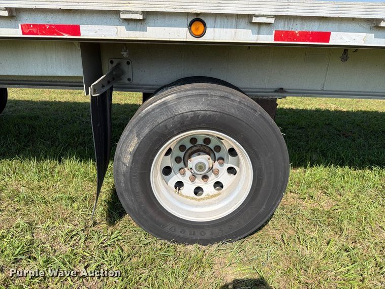 image for item FH6181 2007 Reinke flatbed trailer