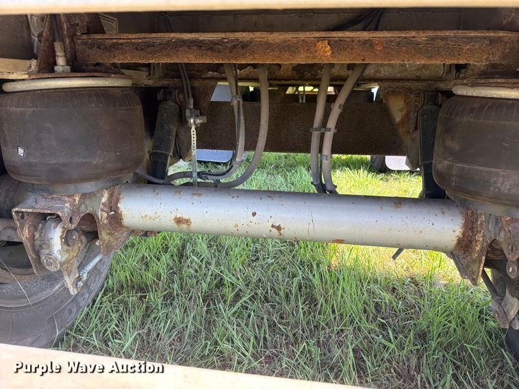 image for item FH6181 2007 Reinke flatbed trailer