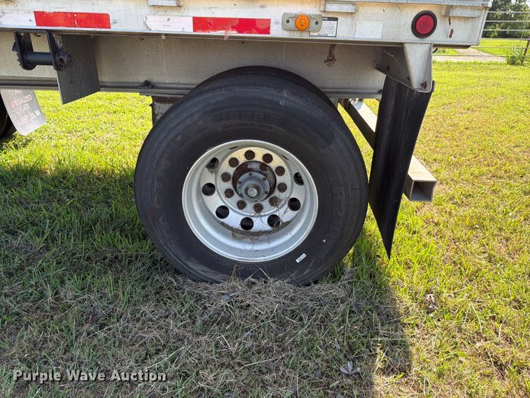 image for item FH6181 2007 Reinke flatbed trailer