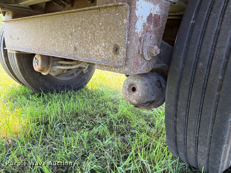 image for item FH6181 2007 Reinke flatbed trailer