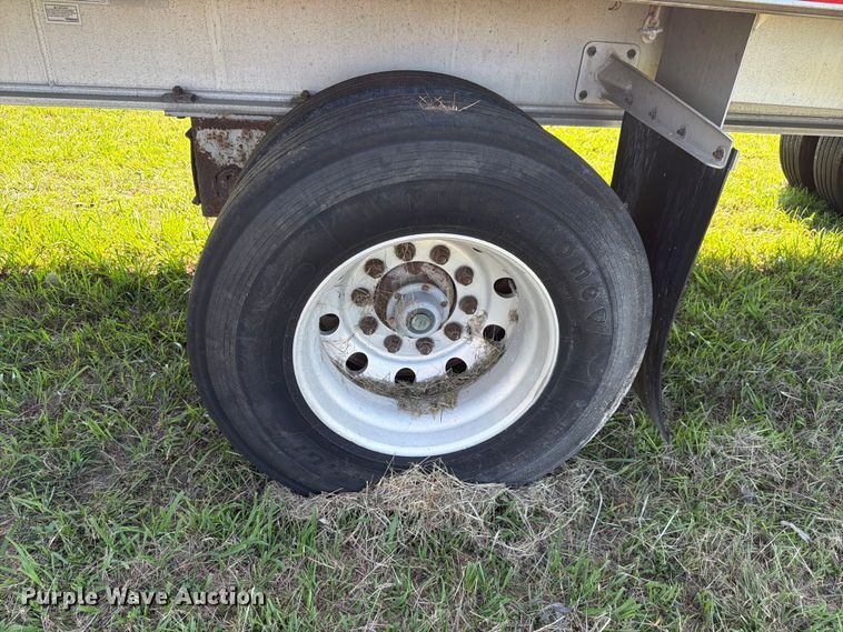 image for item FH6181 2007 Reinke flatbed trailer