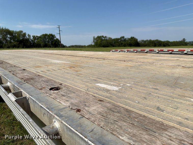 image for item FH6181 2007 Reinke flatbed trailer