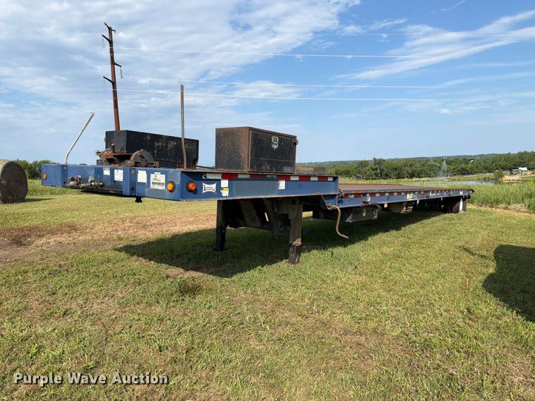 image for item FH6286 2011 Landoll flatbed trailer