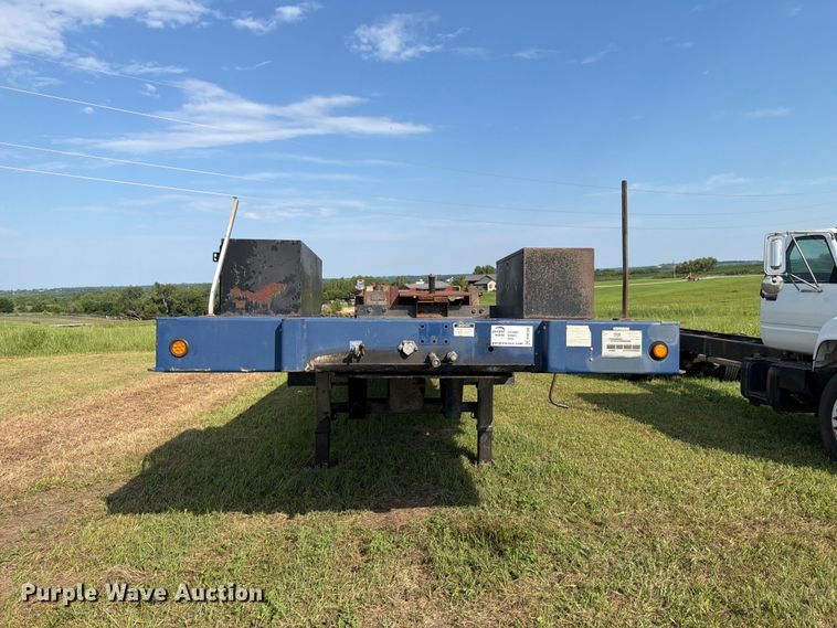 image for item FH6286 2011 Landoll flatbed trailer