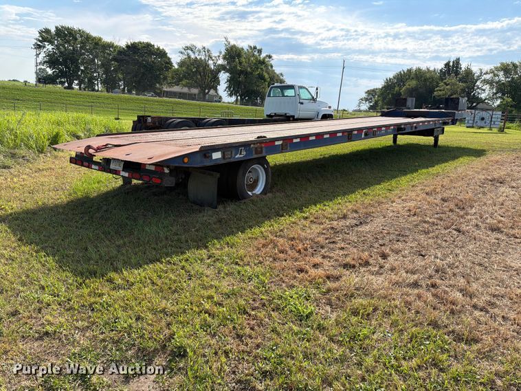 image for item FH6286 2011 Landoll flatbed trailer