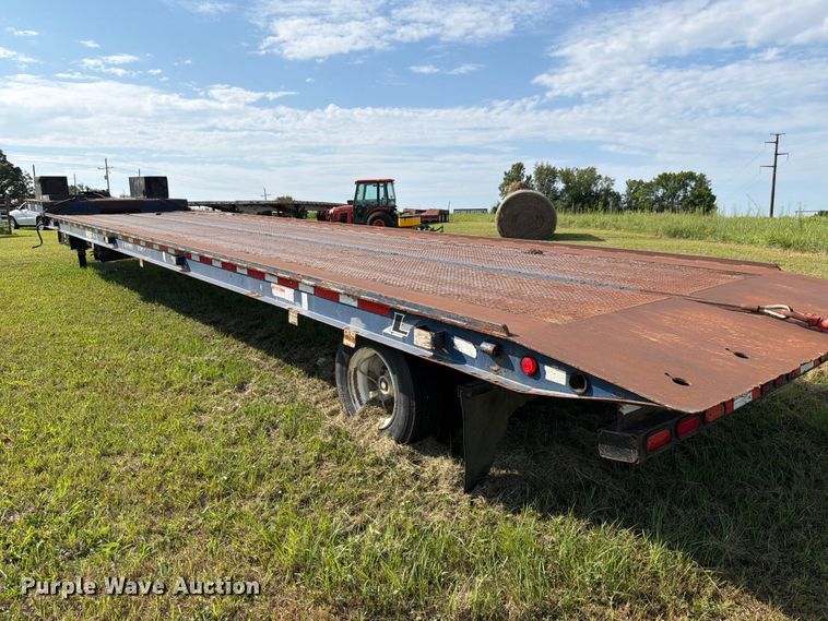 image for item FH6286 2011 Landoll flatbed trailer