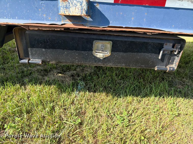 image for item FH6286 2011 Landoll flatbed trailer