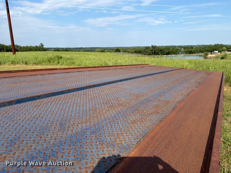 image for item FH6286 2011 Landoll flatbed trailer