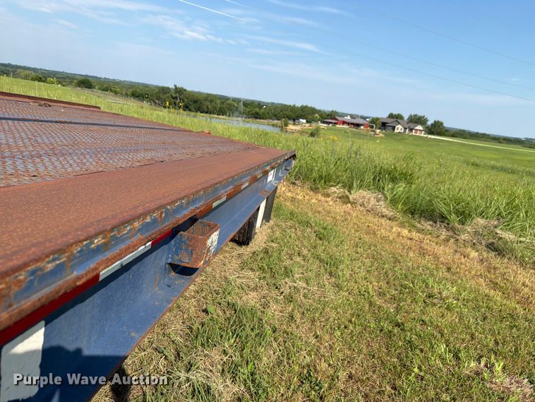 image for item FH6286 2011 Landoll flatbed trailer