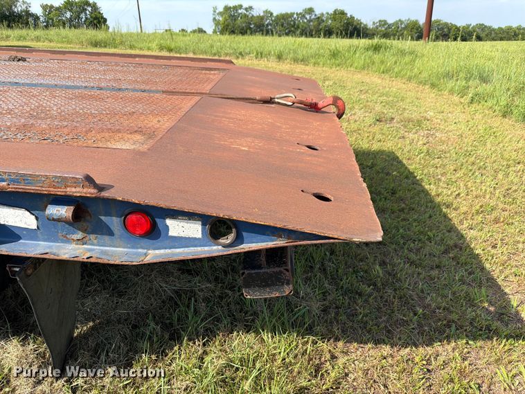 image for item FH6286 2011 Landoll flatbed trailer