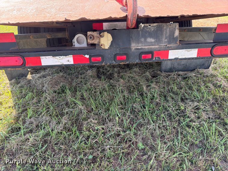 image for item FH6286 2011 Landoll flatbed trailer