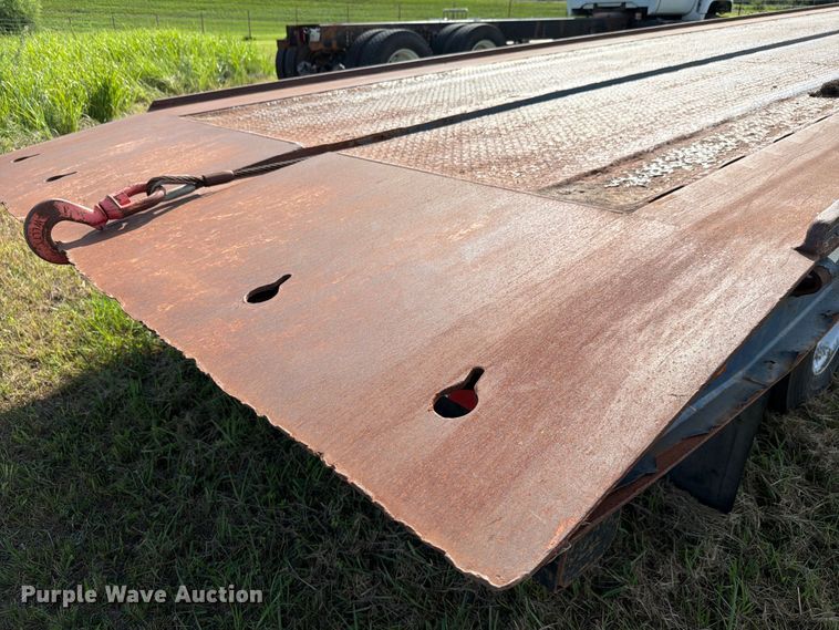 image for item FH6286 2011 Landoll flatbed trailer