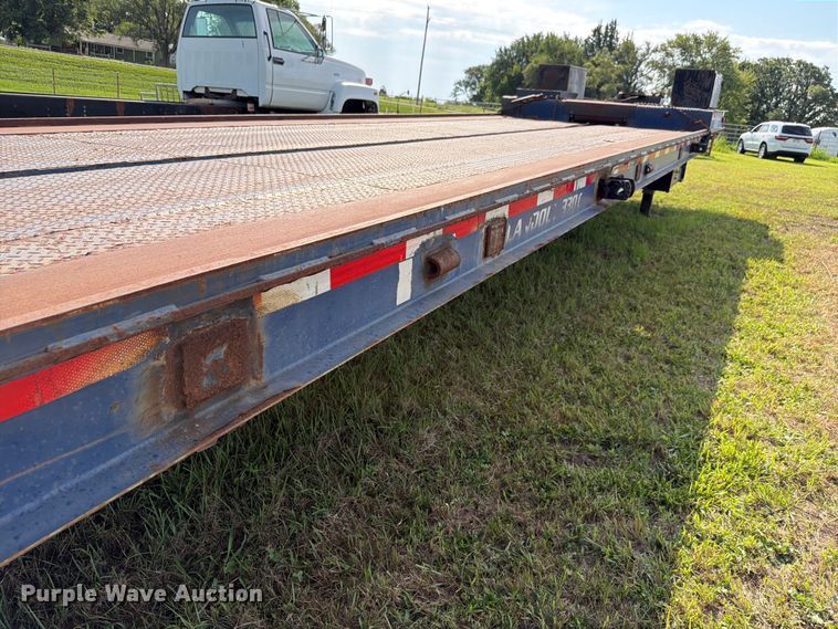 image for item FH6286 2011 Landoll flatbed trailer