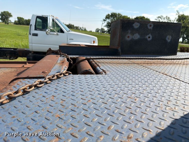 image for item FH6286 2011 Landoll flatbed trailer
