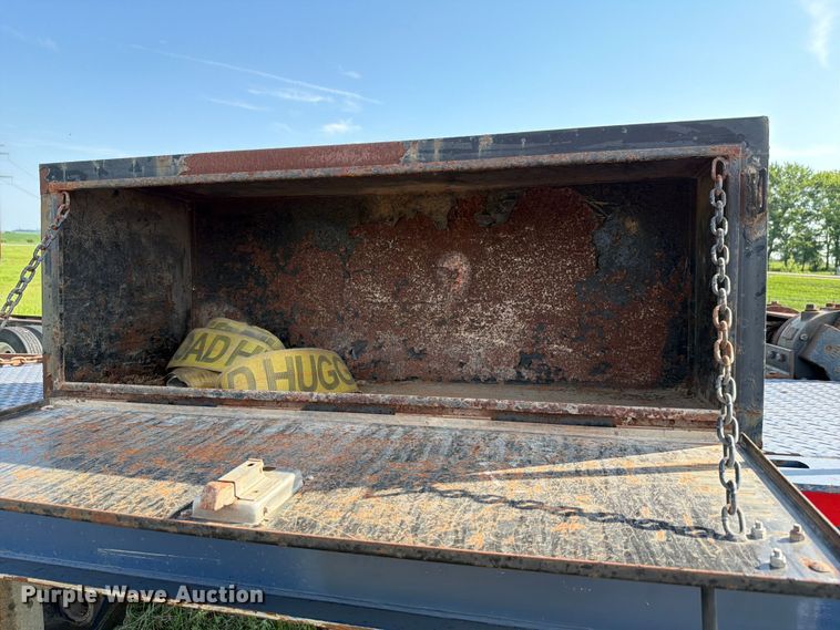 image for item FH6286 2011 Landoll flatbed trailer