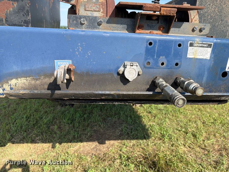 image for item FH6286 2011 Landoll flatbed trailer