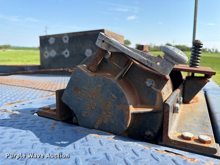 image for item FH6286 2011 Landoll flatbed trailer