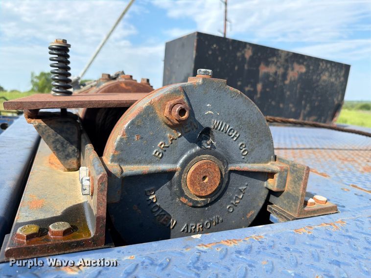image for item FH6286 2011 Landoll flatbed trailer