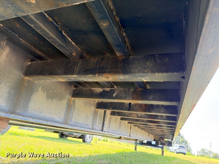 image for item FH6286 2011 Landoll flatbed trailer