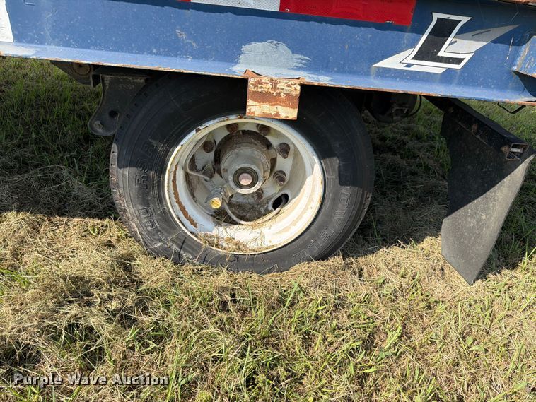 image for item FH6286 2011 Landoll flatbed trailer