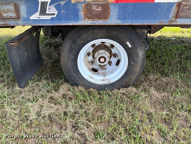 image for item FH6286 2011 Landoll flatbed trailer