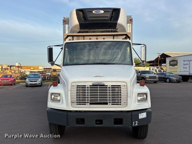 image for item FH7525 2003 Freightliner FL70 refrigerated truck