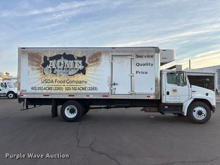 image for item FH7525 2003 Freightliner FL70 refrigerated truck