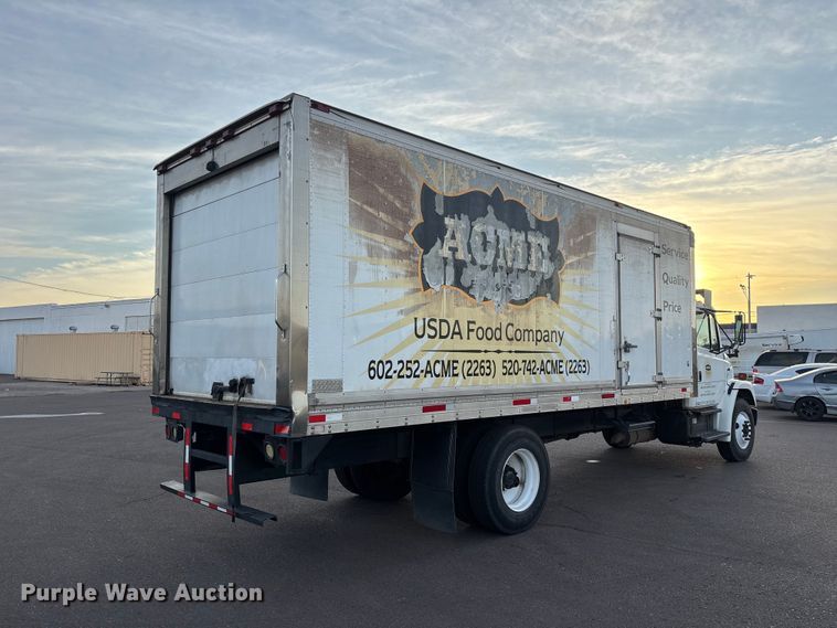 image for item FH7525 2003 Freightliner FL70 refrigerated truck