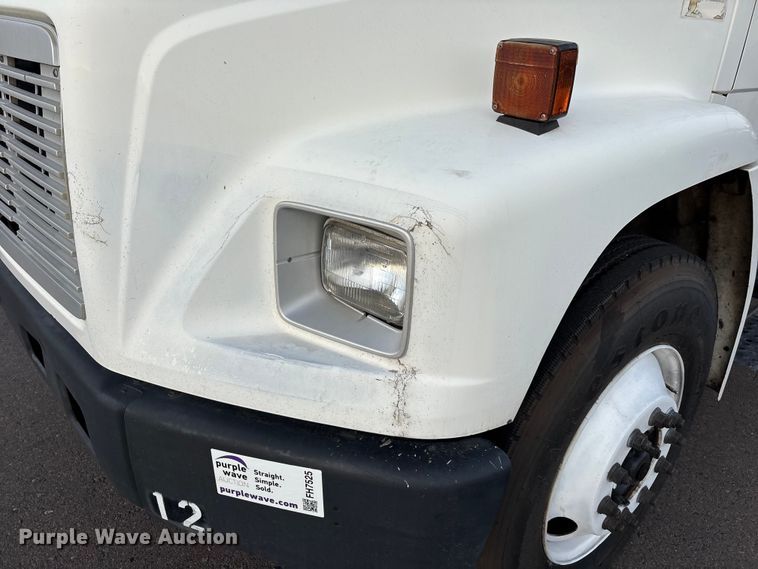 image for item FH7525 2003 Freightliner FL70 refrigerated truck