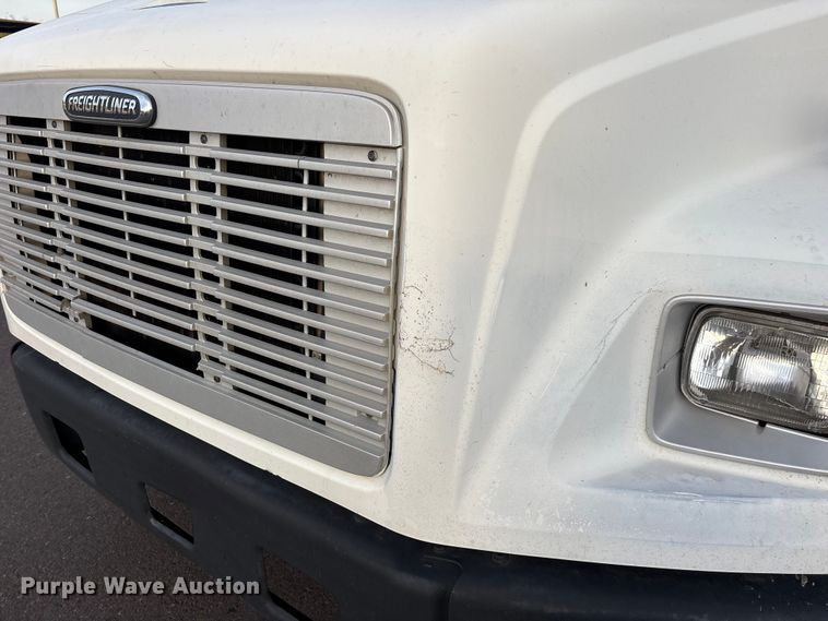 image for item FH7525 2003 Freightliner FL70 refrigerated truck