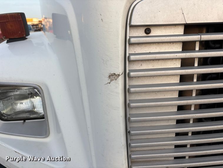 image for item FH7525 2003 Freightliner FL70 refrigerated truck