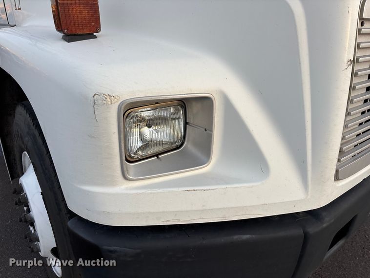 image for item FH7525 2003 Freightliner FL70 refrigerated truck
