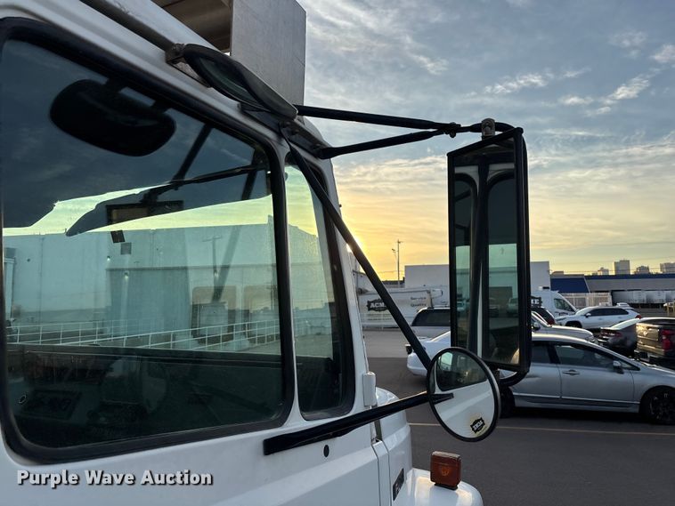 image for item FH7525 2003 Freightliner FL70 refrigerated truck