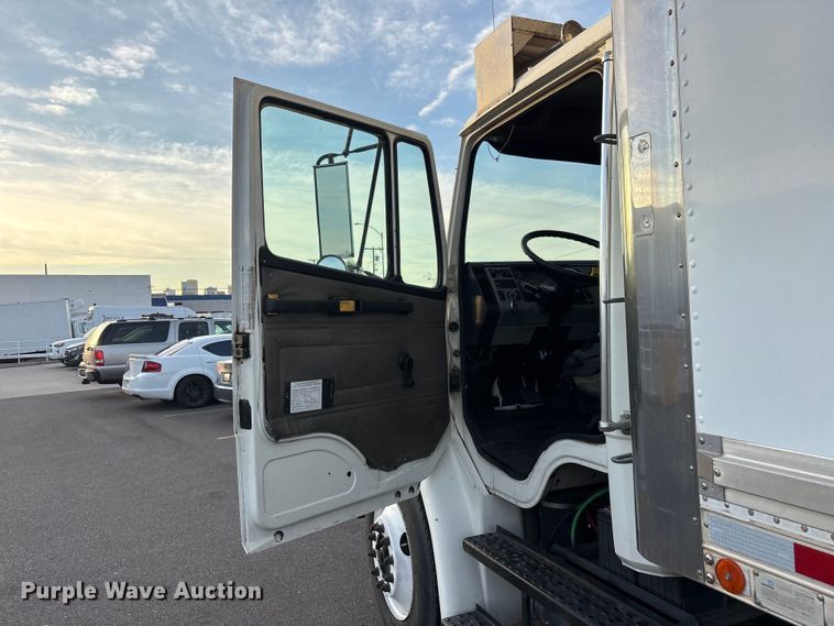 image for item FH7525 2003 Freightliner FL70 refrigerated truck