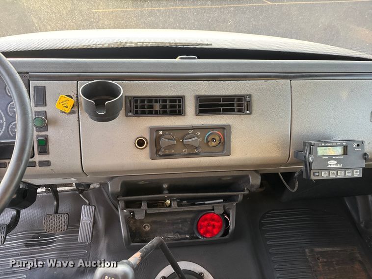 image for item FH7525 2003 Freightliner FL70 refrigerated truck
