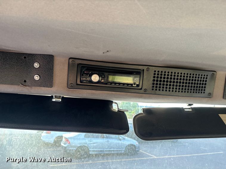 image for item FH7525 2003 Freightliner FL70 refrigerated truck