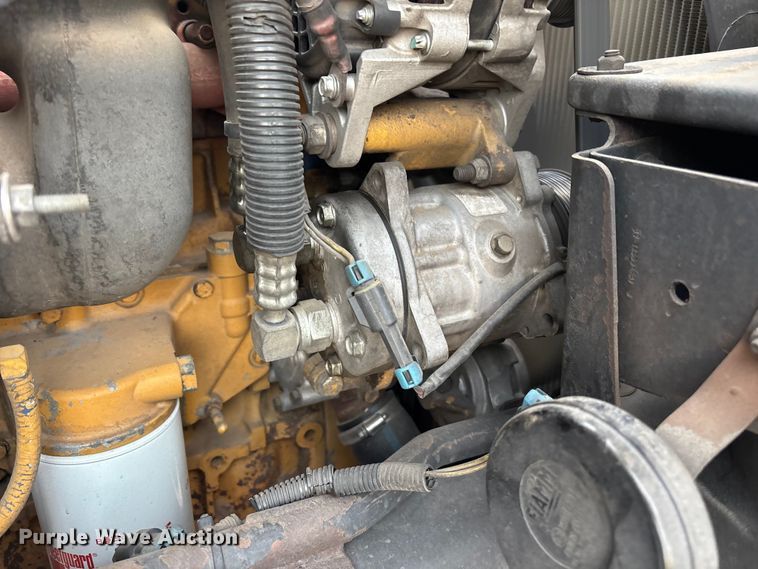 image for item FH7525 2003 Freightliner FL70 refrigerated truck