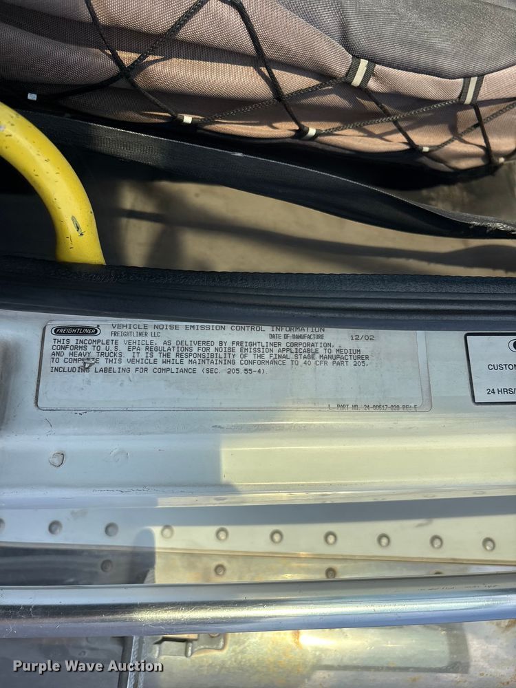 image for item FH7525 2003 Freightliner FL70 refrigerated truck