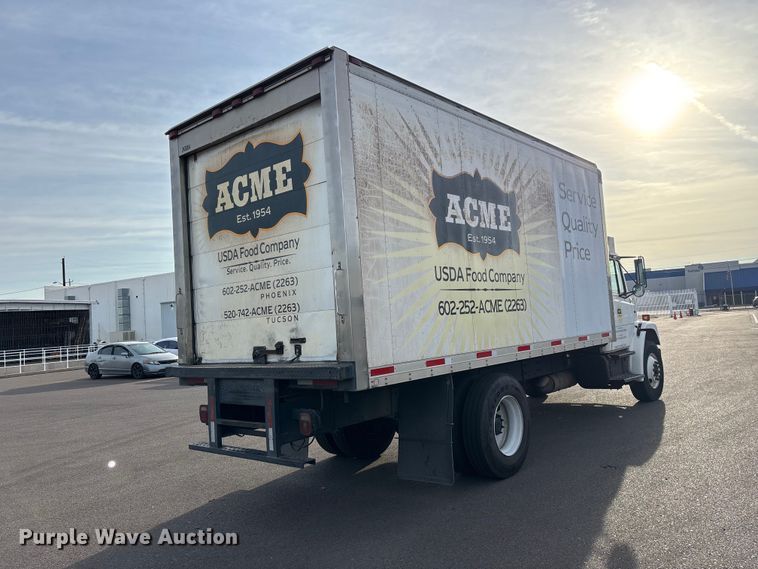 image for item FH7527 2000 Freightliner FL70 refrigerated truck