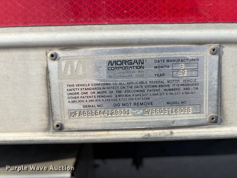 image for item FH7527 2000 Freightliner FL70 refrigerated truck