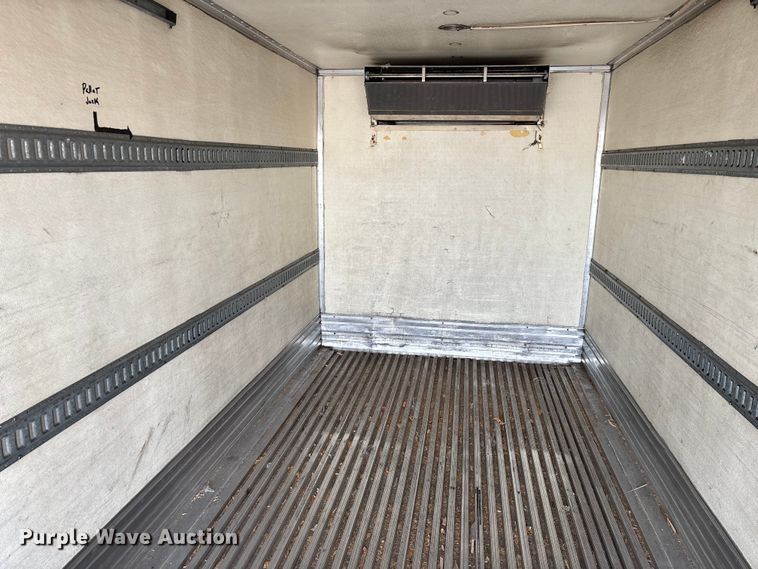 image for item FH7527 2000 Freightliner FL70 refrigerated truck