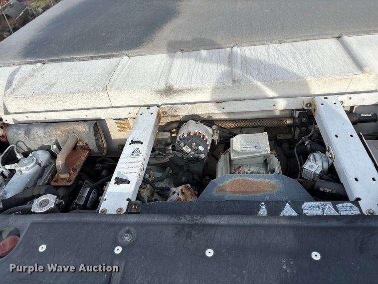image for item FH7527 2000 Freightliner FL70 refrigerated truck